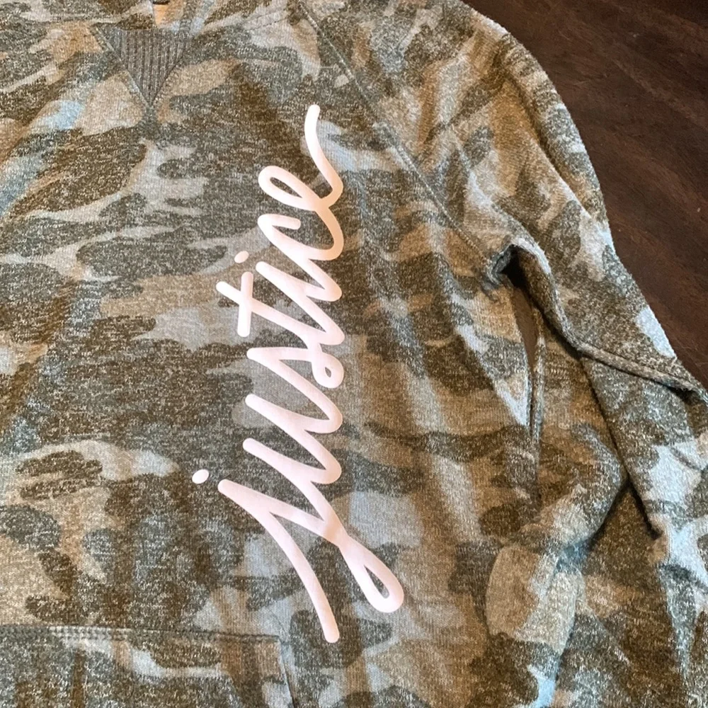 Justice Active Girls‎ Size 10 Camo hooded Sweatshirt